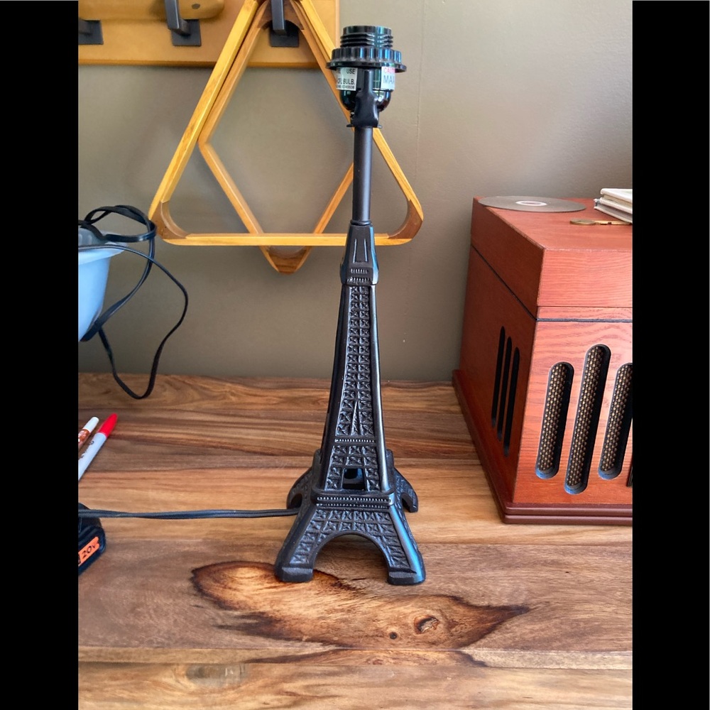 Eiffel Tower table lamp
